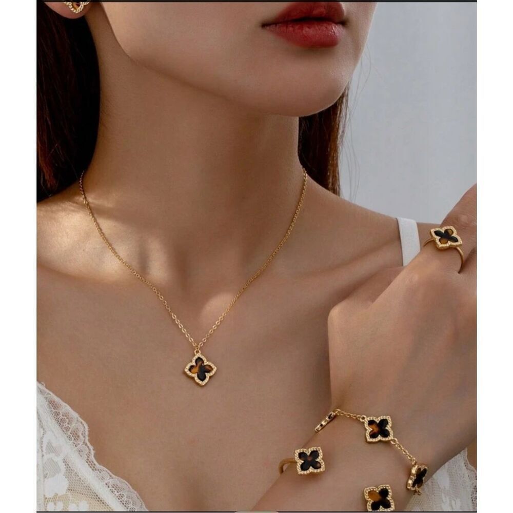 5 Piece Clover Jewelry Set
